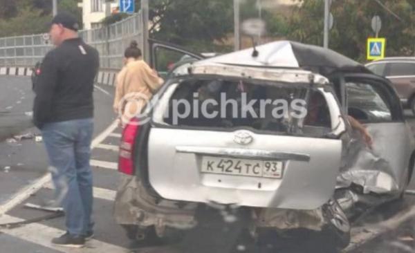 В страшной аварии в Сочи погибла семейная пара
